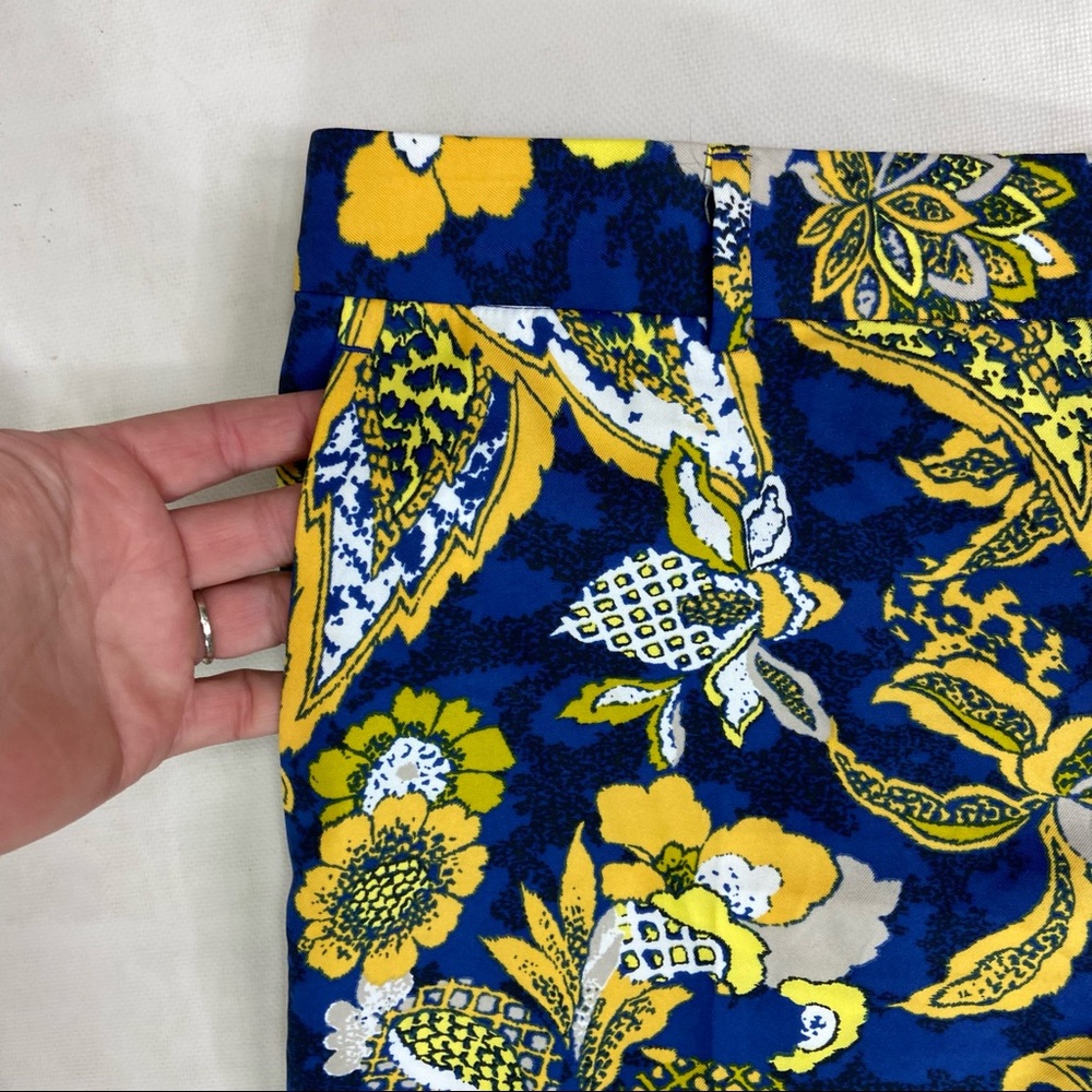 Banana Republic Avery lightweight blue floral paisley pants. - Picture 10 of 10